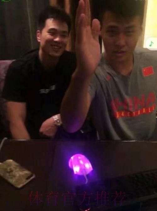 孟铎社媒晒照祝福赵睿：无事绊心弦，所念皆如愿